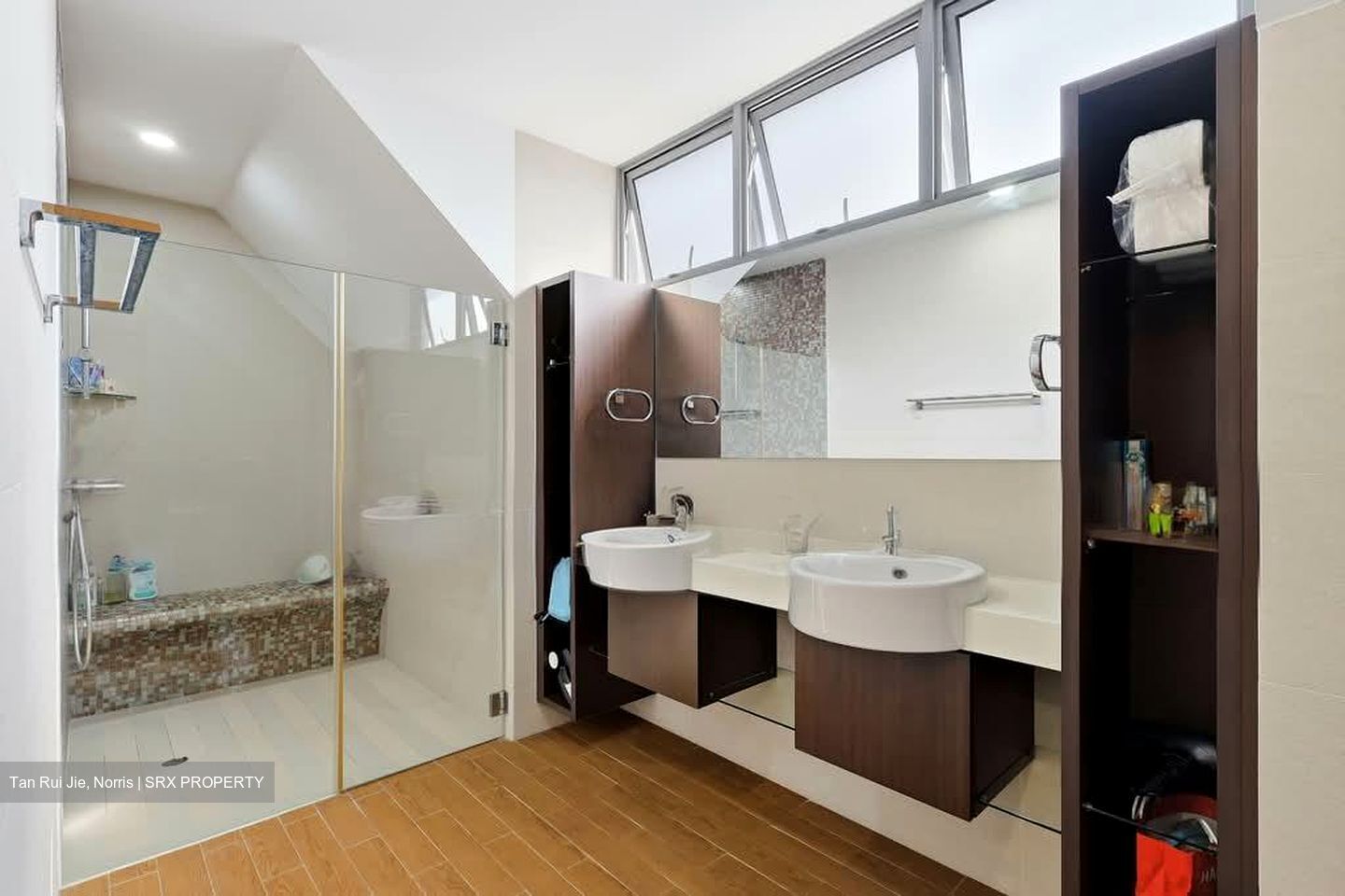 Hillcrest Villa (D11), Terrace #556210041